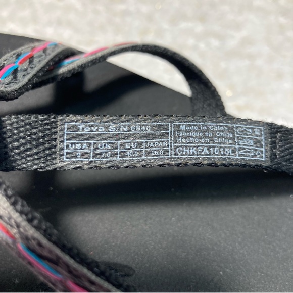 Teva flip flop sandals - Picture 8 of 10